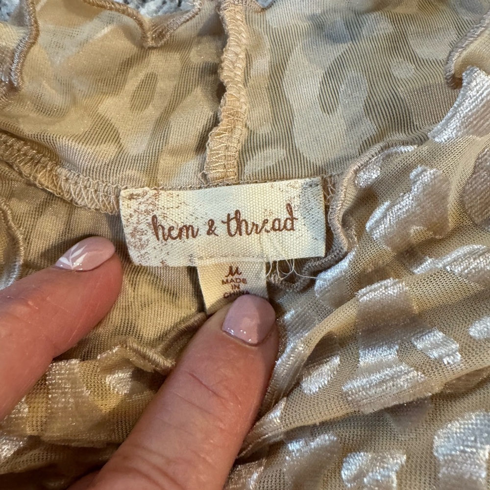Hem & Thread Cream Textured Top - Picture 3 of 4